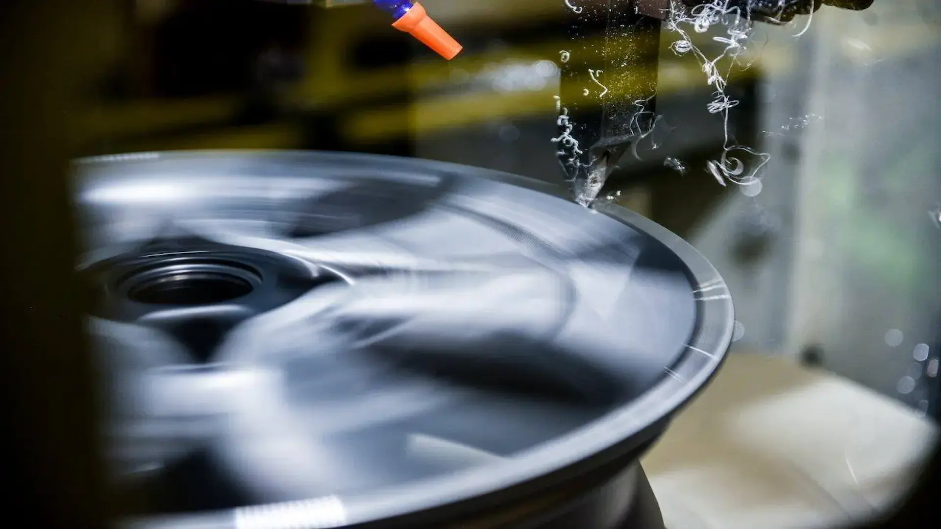 Mobile wheel service in Surrey Mobile wheel service in Surrey - Diamond Cutting and Powder Coating